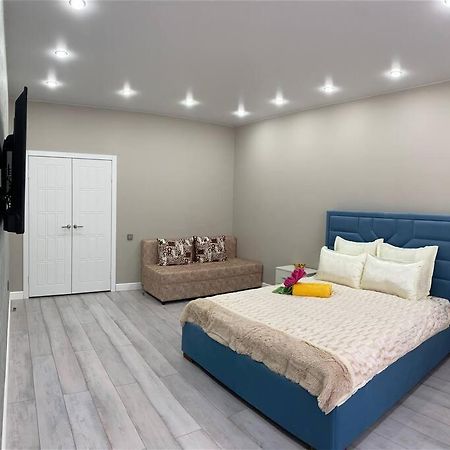 Vip Апартаменты В Центре Города Kostanay Ngoại thất bức ảnh